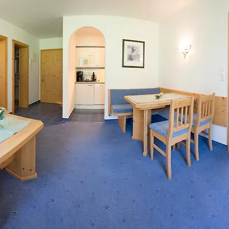 アパート Appartementhaus Pinnisblick ノイシュティフト・イム・シュトゥーバイタール